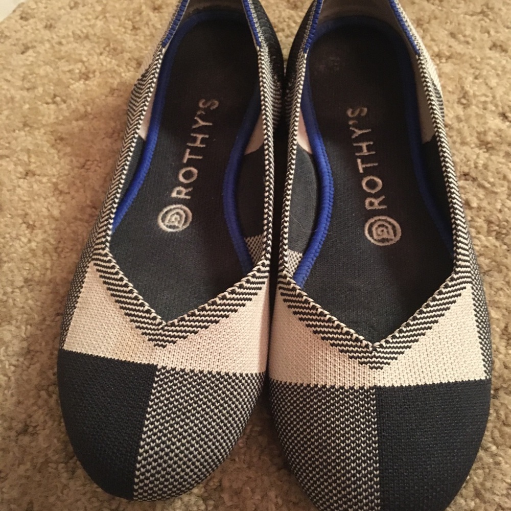 Rothy’s 7.5 black and white